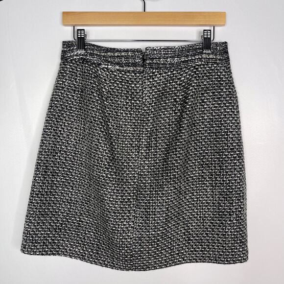 LOFT Size 2 Black White Gray Tweed Mini Skirt Patch Front Pocket Zip Back Career - Picture 2 of 7
